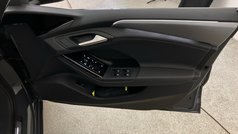 Audi A6 210kW 83kWh S Line 5dr Auto Electric Estate